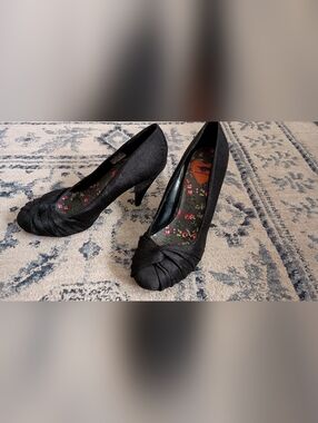 Rocket Dog Black Heels/Pumps